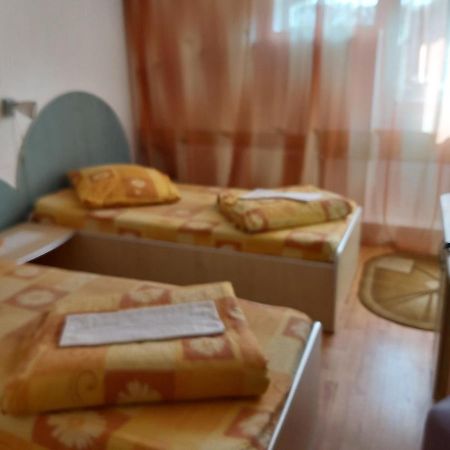 Hotel Turist Решица Экстерьер фото