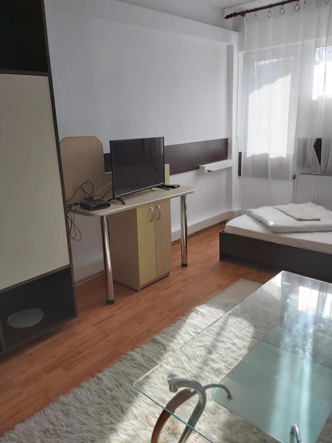 Hotel Turist Решица Экстерьер фото