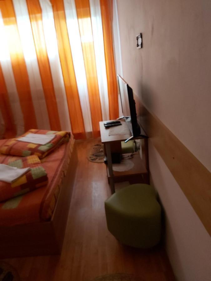 Hotel Turist Решица Экстерьер фото
